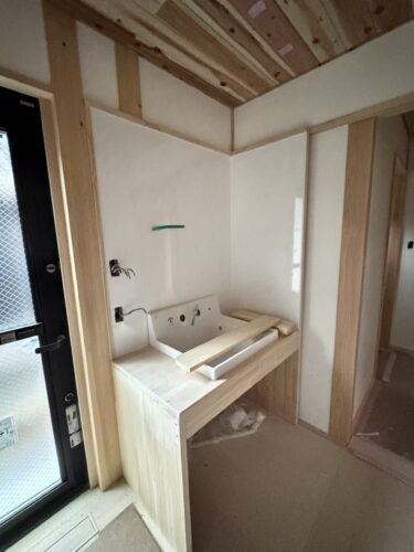 漆喰工事(洋室・洗面・物干金物)